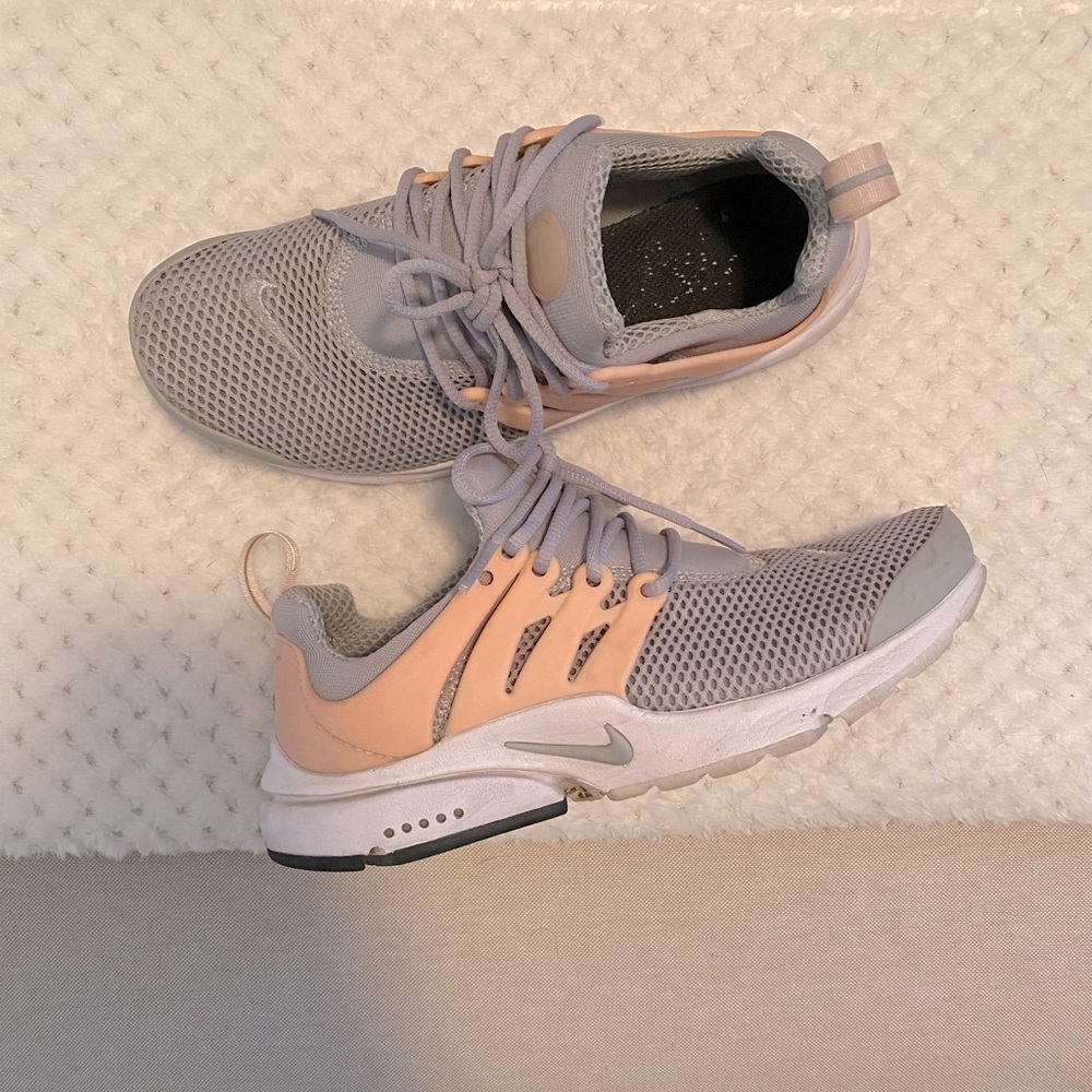 Nike - air presto sneaker - cloud grey and peach